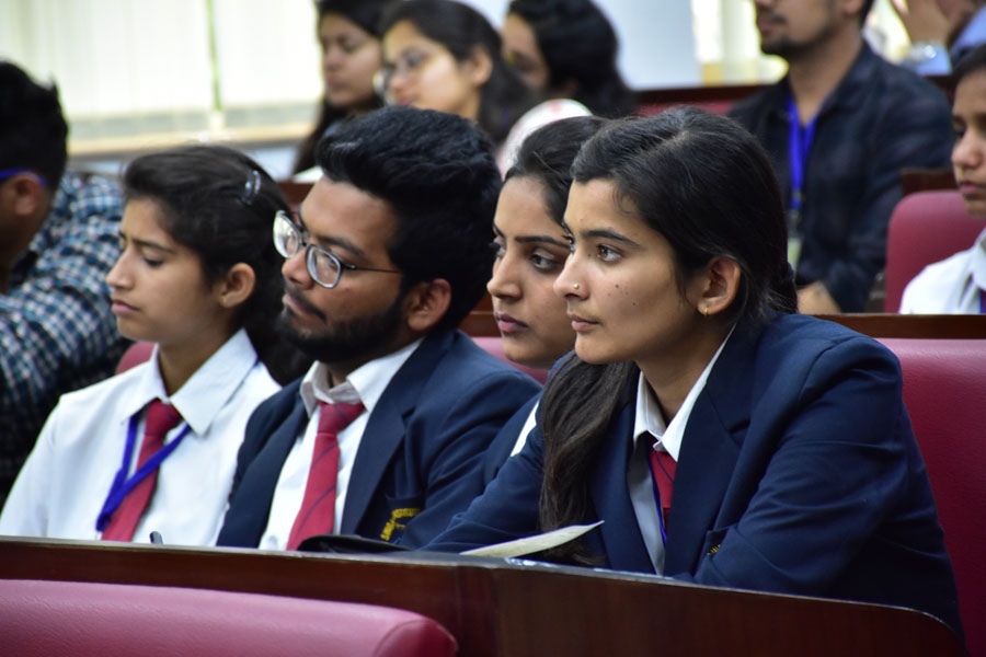 STudents of Top BBA Colleges in Kolkata